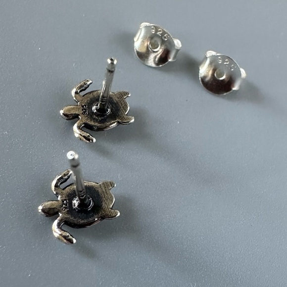 Sterling Silver Turtle Ear Stud - Picture 6 of 10